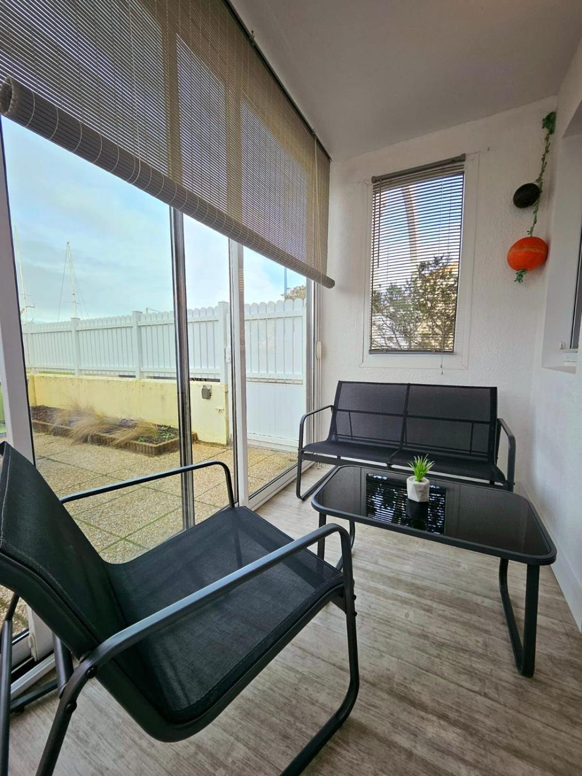 Appart Breti Plage 1 Avec Parking - 50M De La Plage Бретиньоль-сюр-Мер Экстерьер фото